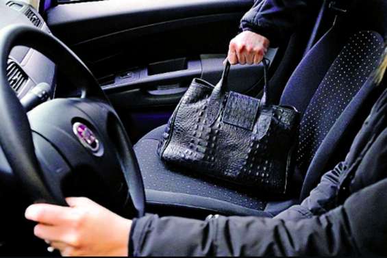 Vols à la portière : les femmes seules ciblées