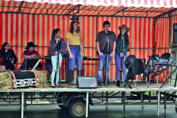 Les communautés en fête à Boulari