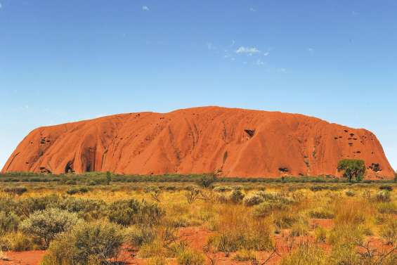 Ruée sur Uluru avant l’interdiction de s’y rendre
