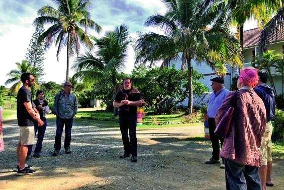 Les secrets de Bourail se découvrent en bus
