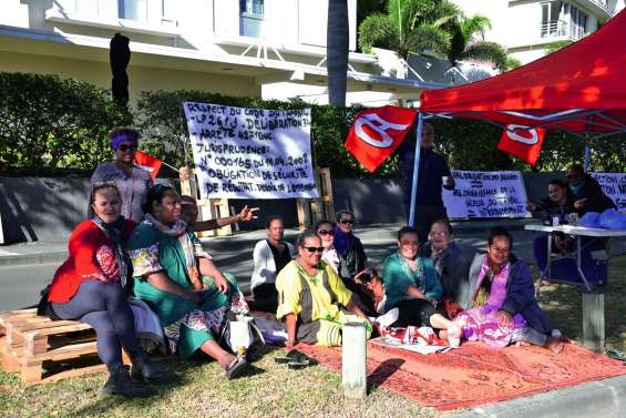 La CSTC-FO mobilisée devant l’hôtel Hilton