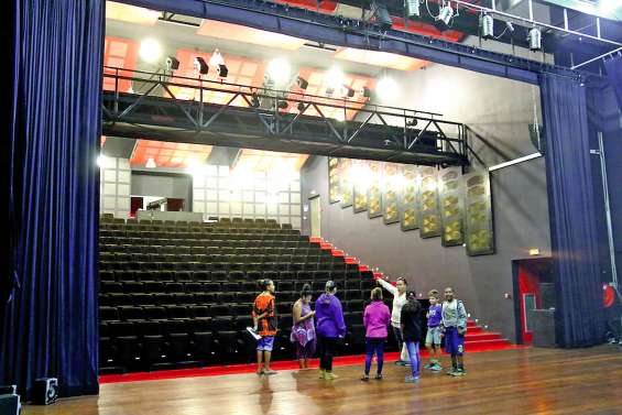 Les scolaires chez eux au complexe culturel