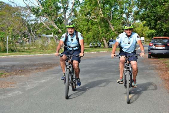Les gendarmes patrouillent maintenant à vélo
