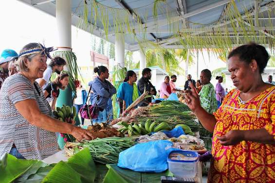 Un premier grand marché réussi à Héo