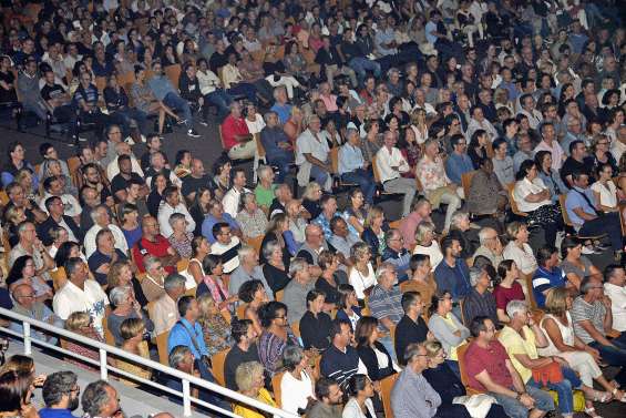 Laurent Gerra a offert deux heures de rire sans modération à ses 1 700 spectateurs