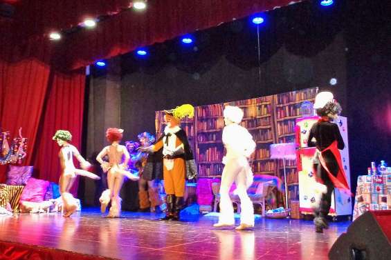 Les chats ont aussi dansé en Brousse