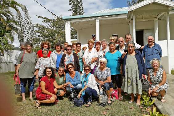 L’association de l’Age d’or en sortie sur Nouméa