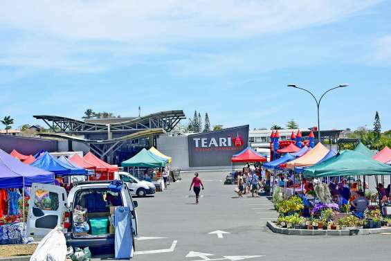 Un samedi au grand marché à Téari