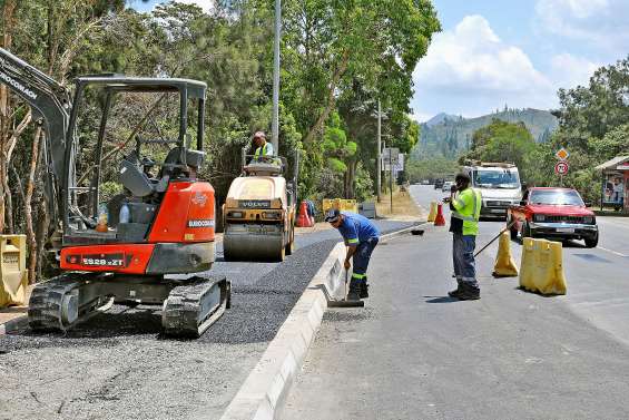 Un nouvel arrêt de bus au format Tanéo entre le pont et le giratoire de La Coulée