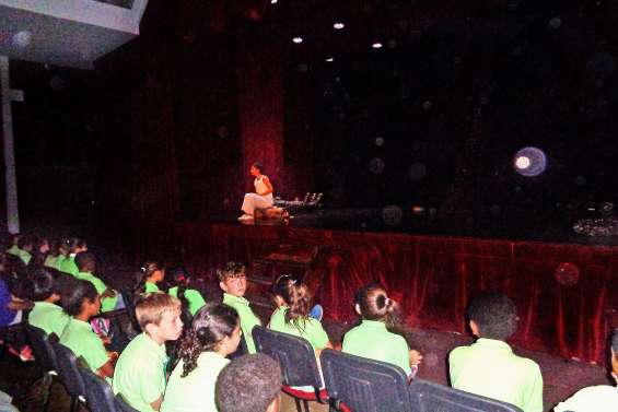 Et si deux mains…  pour les jeunes scolaires