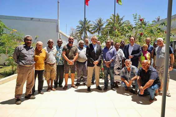 Réunion pour les anciens combattants et décoration à la clé