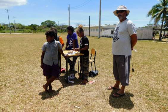 Des petits font une incursion dans la cour des grands
