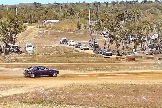Des passionnés de fun car déchaînés à Ouano