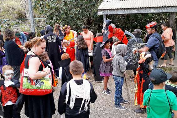 La chasse aux bonbons, de la plaine aux Truies à Tendéa