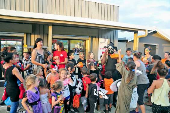 Petits et grands ont fêté Halloween à Poya