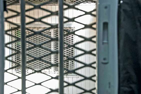 Coups de feu, de poing et de tamioc :  à Houaïlou, la brouille finit en bain de sang