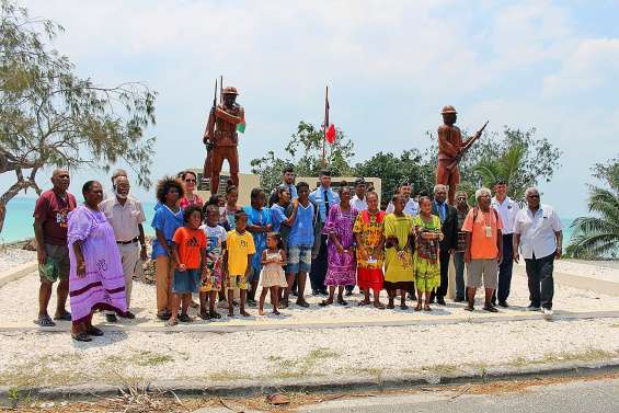 Une première au monument aux morts
