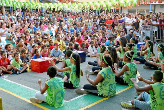 Des centaines d’enfants et de parents pour la fête de l’école Delacharlerie