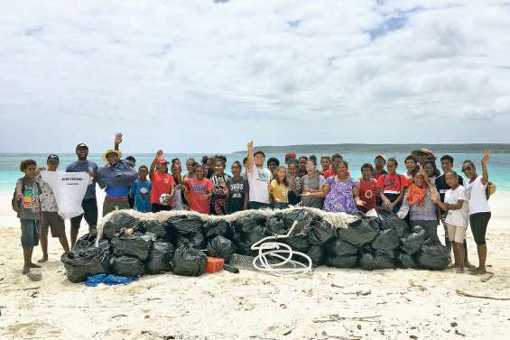 Coup de propre en baie de Chateaubriand