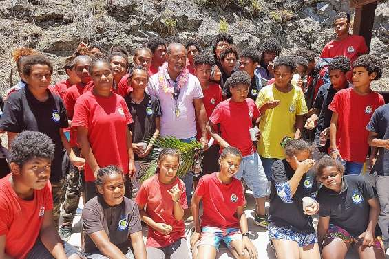 Les élèves de Segpa disent au revoir à leur professeur