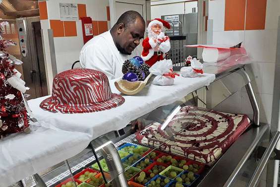 Dernier repas en soirée à l’internat en compagnie de l’équipe éducative