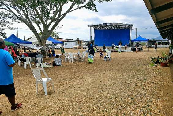 Boulouparis fait son marché de Noël