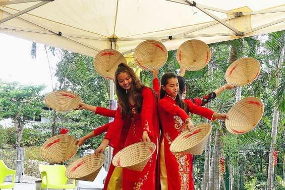 Le Vietnam pour Noël  à l’Ehpad Gabriella