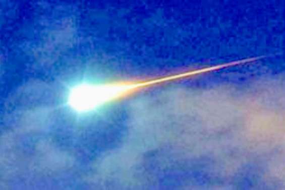 Un « bolide de feu » déchire le ciel pour la Saint-Valentin
