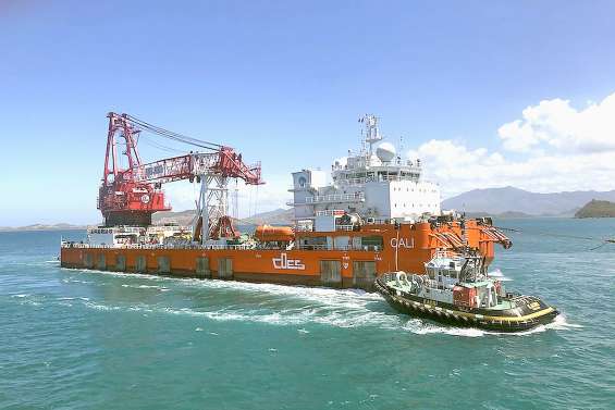 L’impressionnante barge chinoise Cali est prête pour démanteler le Kea Trader