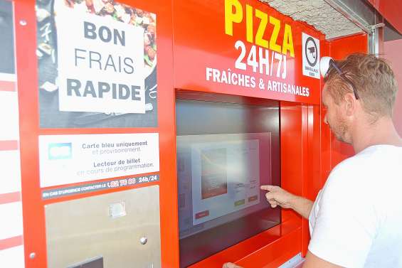 Un distributeur automatique de pizzas à Boulari