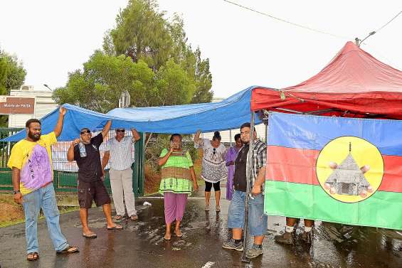 La mairie bloquée par un conflit social