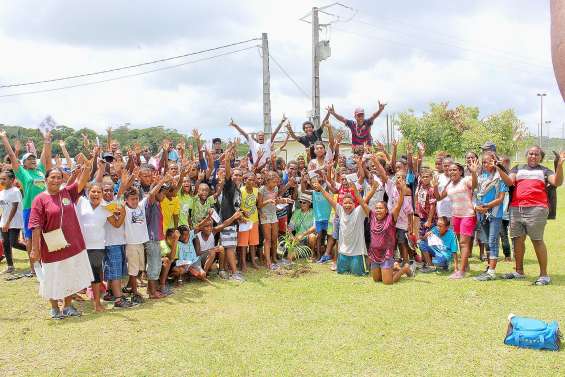Le collège de Hnaizianu dit au revoir à Patrice Leguy