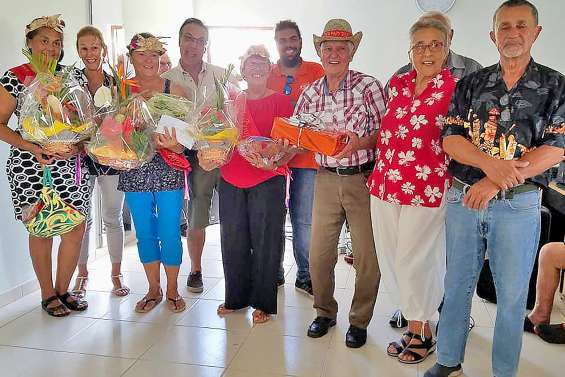 Une super-mamie couronnée à la Fête des grands-mères 