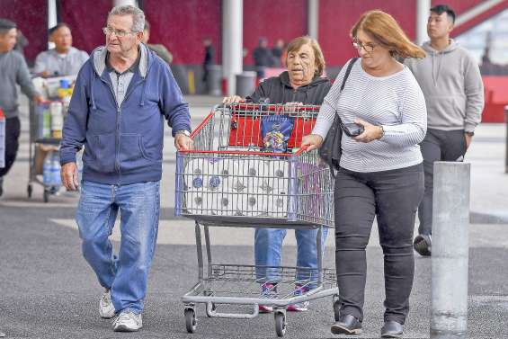 Coronavirus : rixes pour du papier-toilette