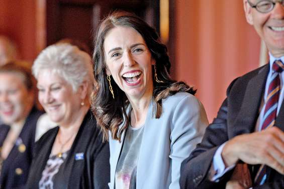 Jacinda Ardern, populaire à l’étranger, mais en difficulté dans son pays