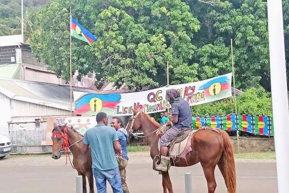Descendus de la montagne à cheval