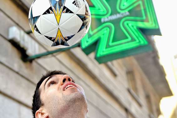 Toni Dovale, du ballon à la blouse blanche 