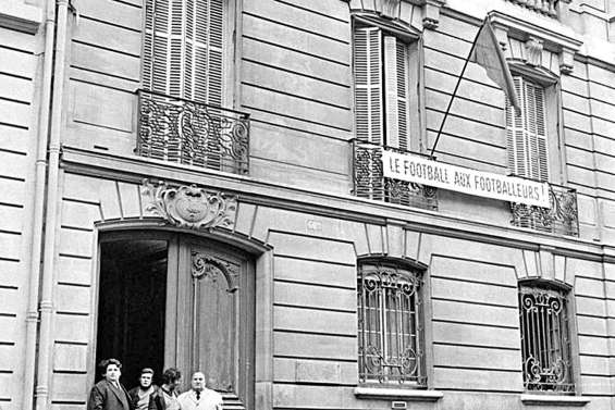 En 1968, déjà, le ballon s’était arrêté de tourner