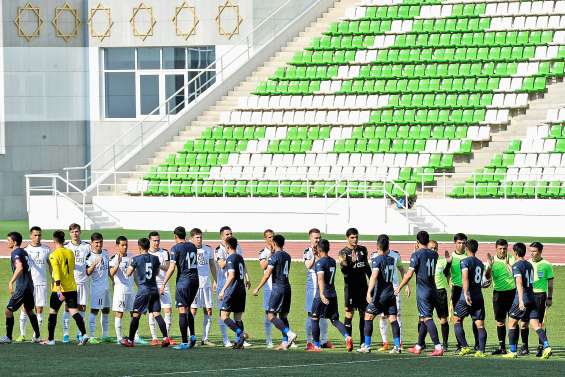 Le ballon rebondit au Turkménistan