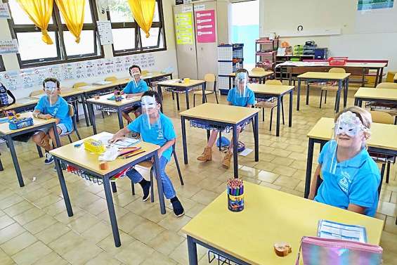 Atelier visières de protection aux Lys d’eau