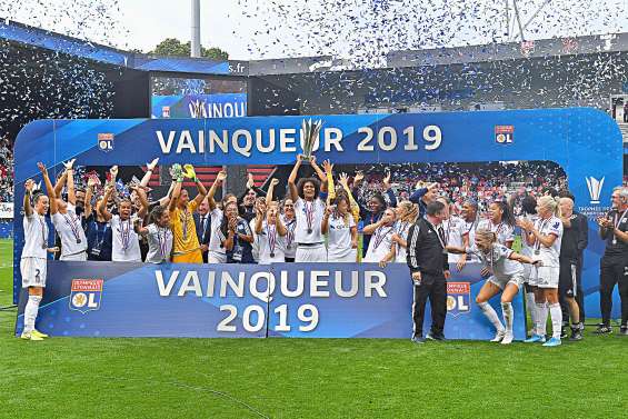 Le roi Lyon doit encore patienter pour être sacré