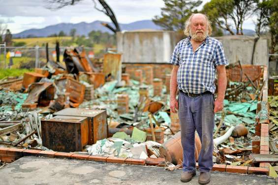 Après les incendies : beaucoup d’habitants vivent toujours dans la précarité