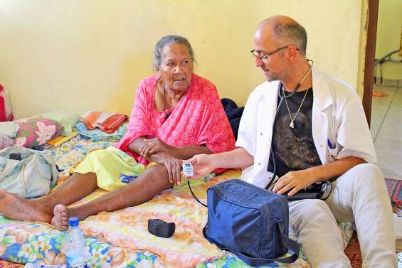 « L’infirmier en tribu entre dans l’intimité des gens »