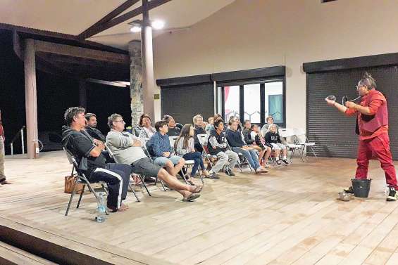 Sylvain Lorgnier et Pakari Flores aux nocturnes contées