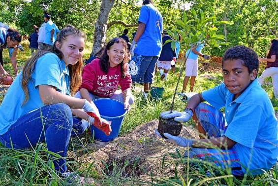 Les élèves du Sacré-Cœur au secours du Creek-Salé
