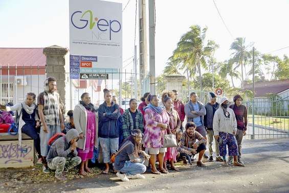 En pleine formation, leurs indemnités sont divisées par deux