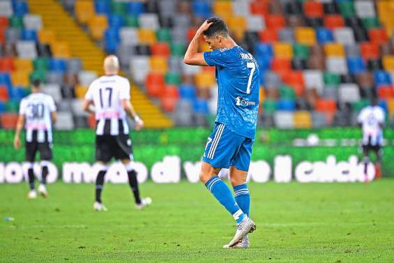La Juventus tombe et doit encore attendre