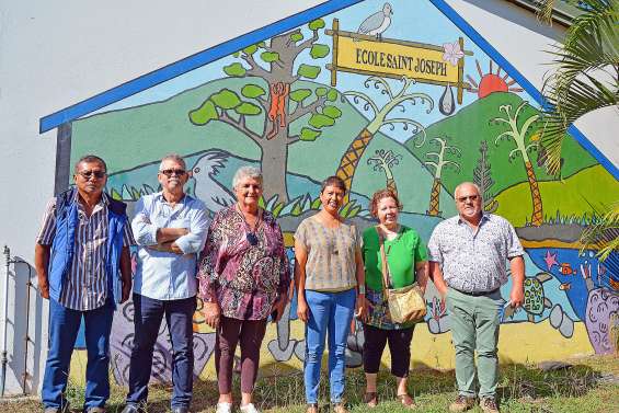 Le maire et son équipe en tournée des écoles