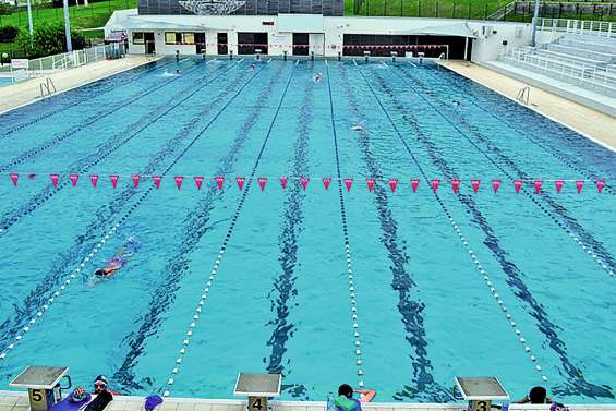 Le grand bassin du centre aquatique fermé jusqu’au 23 août