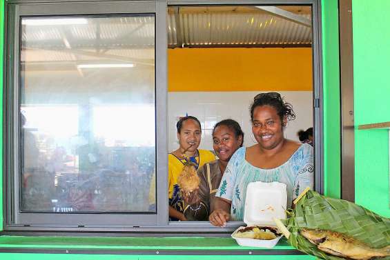 Un snack solidaire au marché de Fayaoué